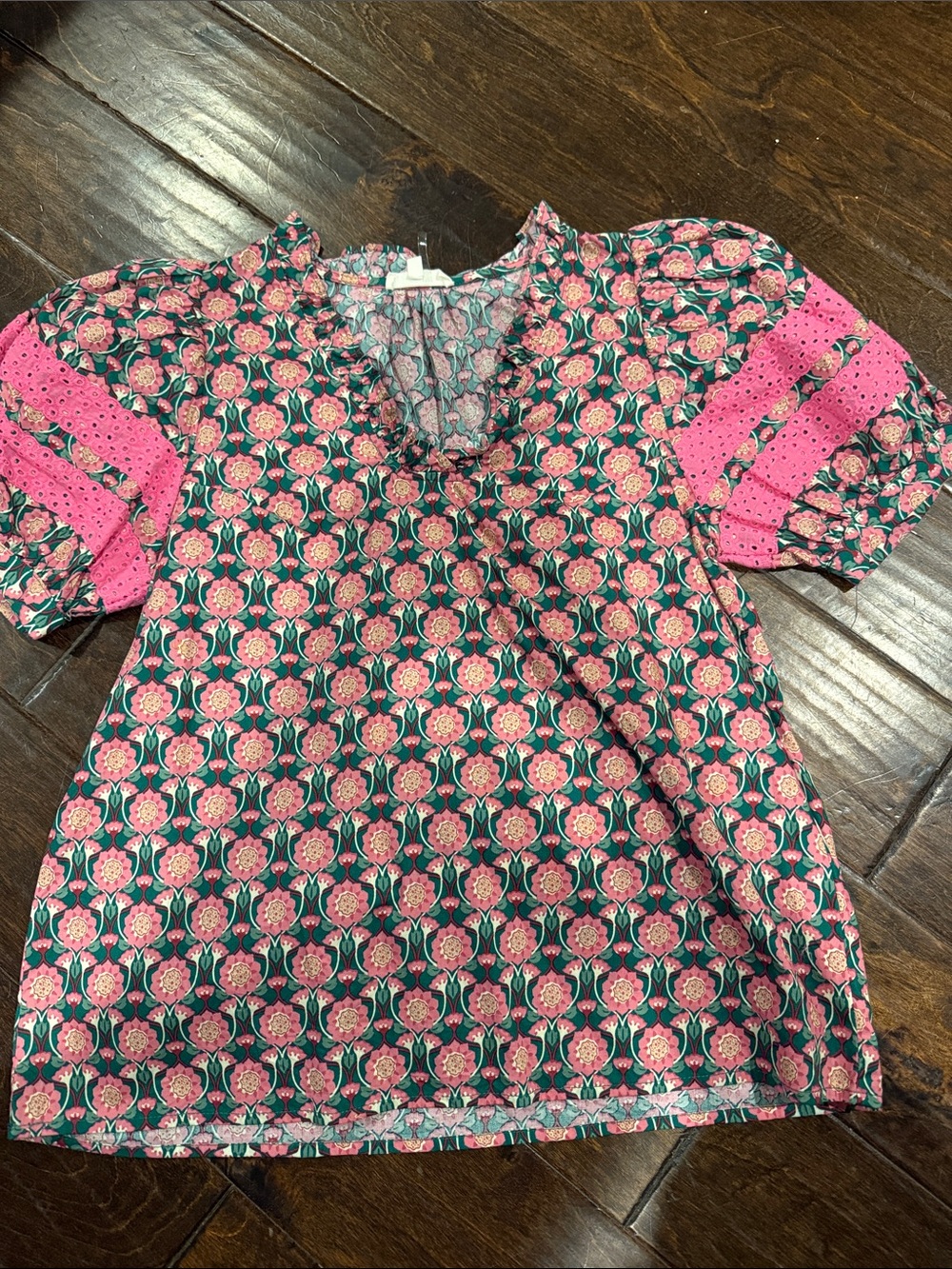 entro Pink and Green Floral Eyelet Sleeve Blouse